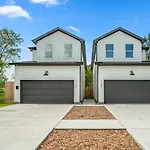 Confetti Cove, Houston Entertainment Nightlife Pad