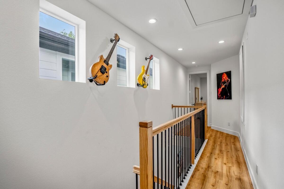 Confetti Cove, Entertainment Nightlife Pad
